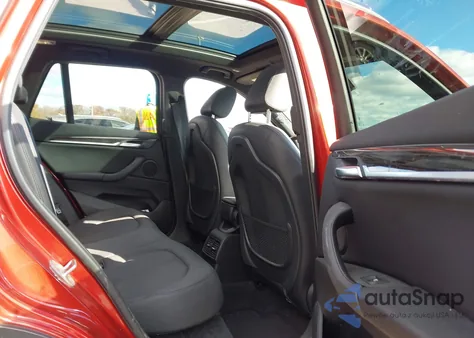 2018 BMW X1 xDrive28I из США, поврежденный, VIN WBXHT3C31J3H32550